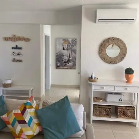 Holidays House Виламура